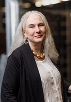 Dieses Bild zeigt das Portrait einer Person.