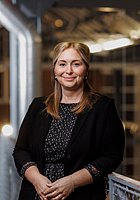 Dieses Bild zeigt das Portrait einer Person.