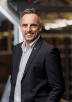 Dieses Bild zeigt das Portrait einer Person.